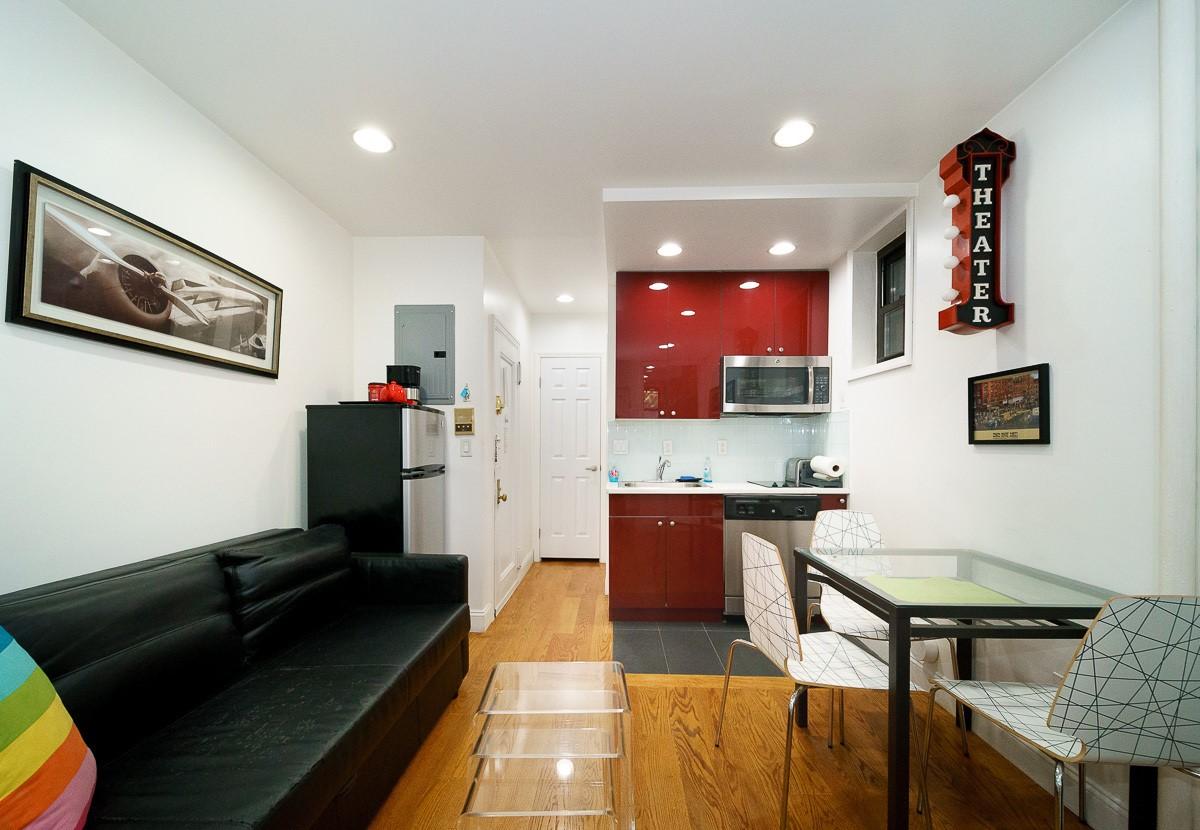 Furnished Studio 1bath apartment located in the Upper East Side, Manhattan.