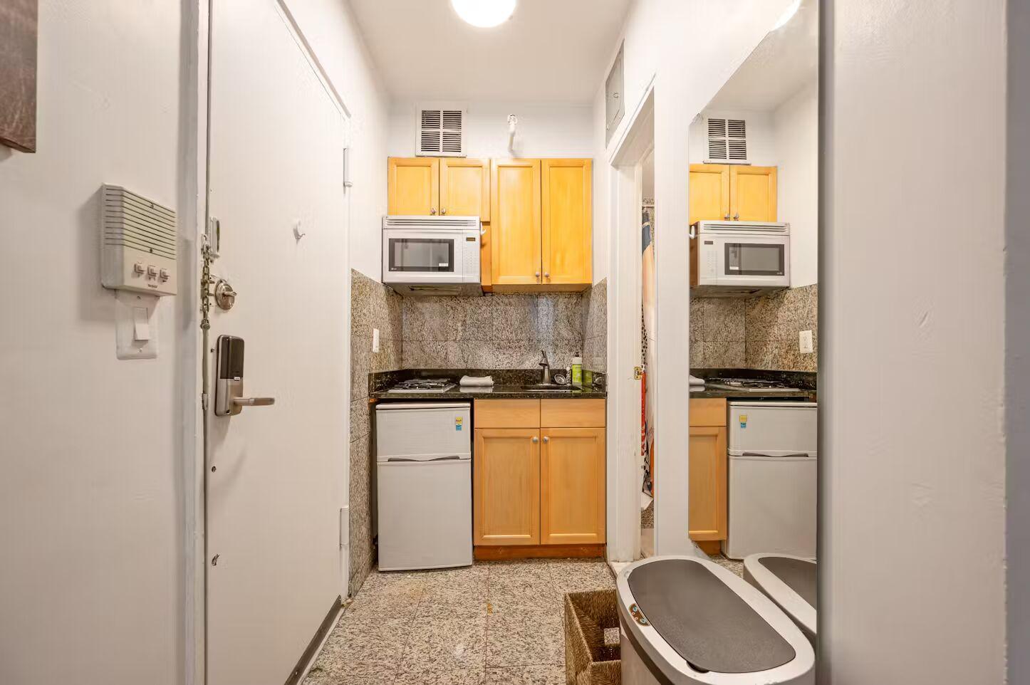 Cozy Fully Furnished Studio Apartment for Rent in East Village, Manhattan